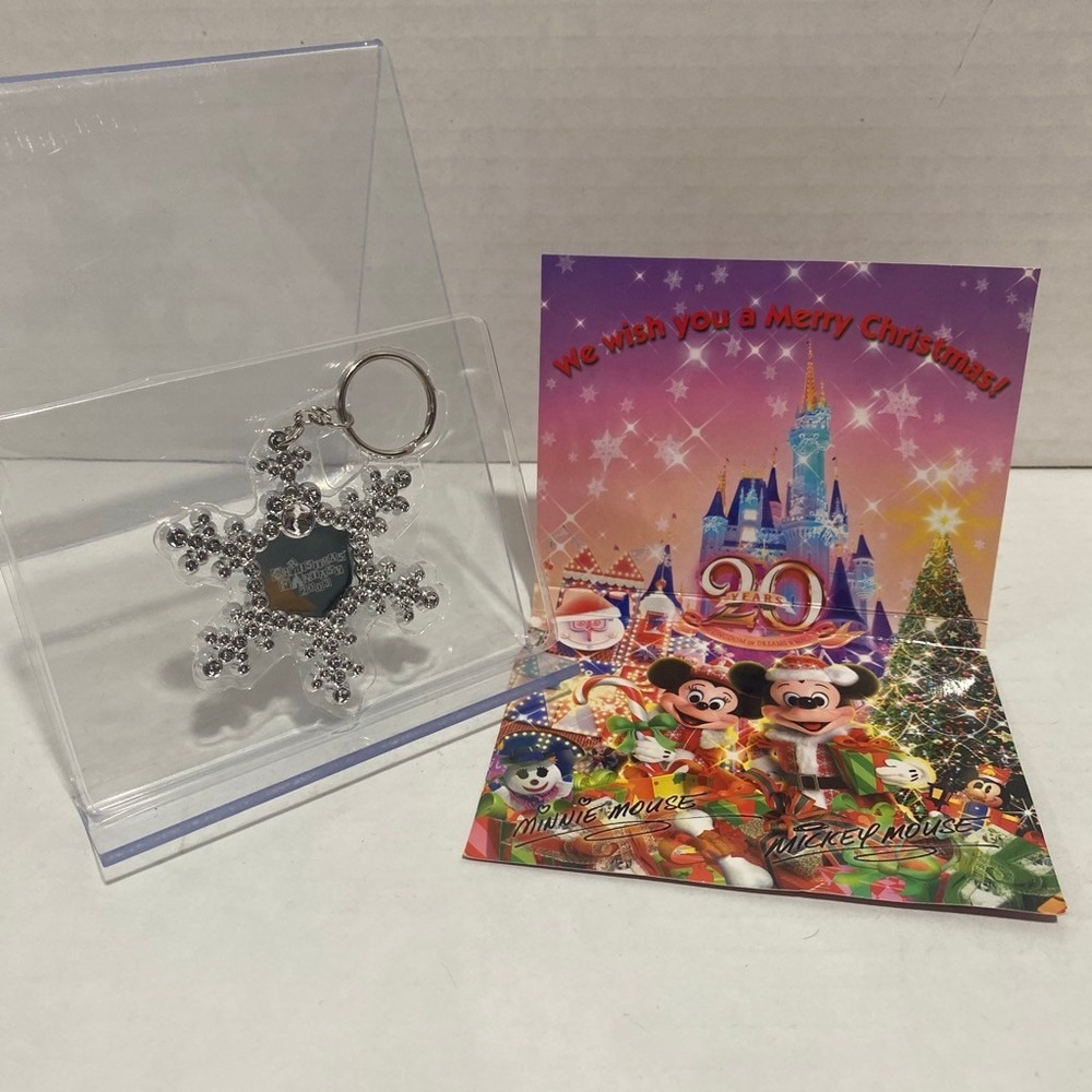 Disney Keychain Tokyo Disneyland 2003 Christmas Fantasy Snowflake Silver NWT
